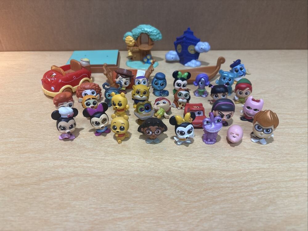 Disney/PIXAR Mixed Lot of 29 Doorables + Accessories No Duplicates